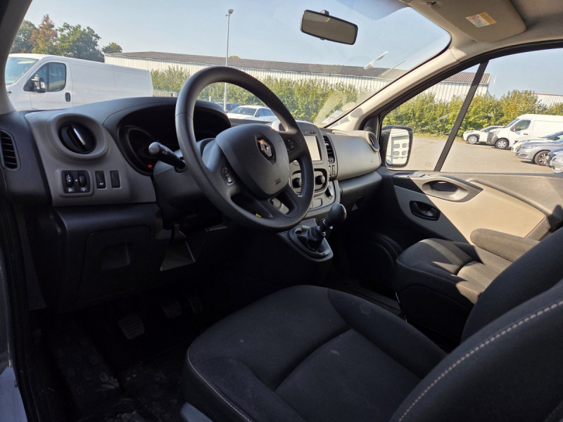 Photo 5 de l'offre de Renault Trafic (3) Zen L2 Energy dCi 125 8 places à 25490€ chez Carlyss automobiles Vitré