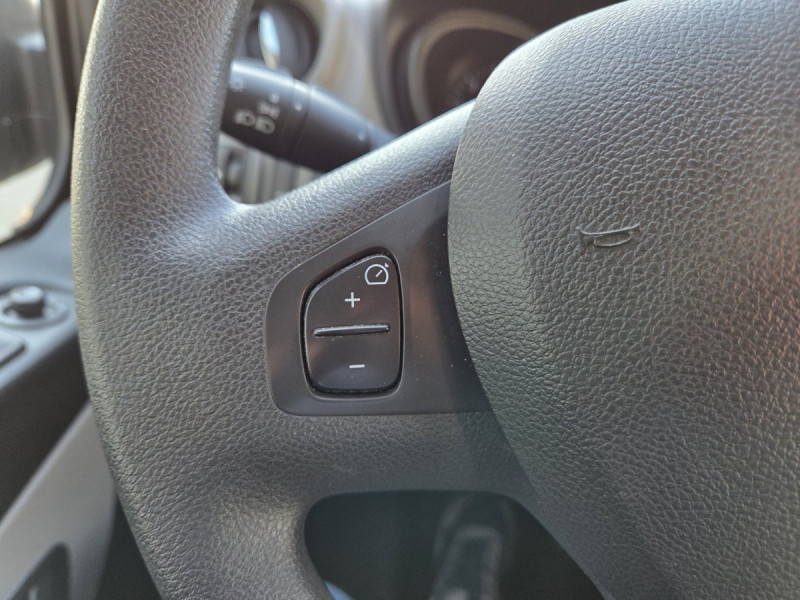 Photo 16 de l'offre de Renault Trafic (3) Zen L2 Energy dCi 125 8 places à 25490€ chez Carlyss automobiles Vitré