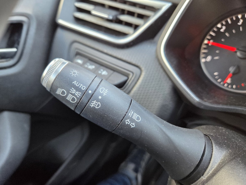 Photo 12 de l'offre de RENAULT Clio (5) Business SCe 75 à 10990€ chez Carlyss automobiles Vitré