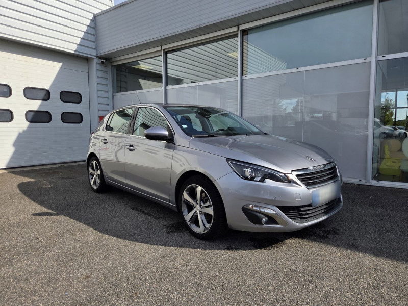 Photo 1 de l'offre de PEUGEOT 308 (2) 1.6 E-HDI 115 FAP ALLURE à 7490€ chez Carlyss automobiles Vitré