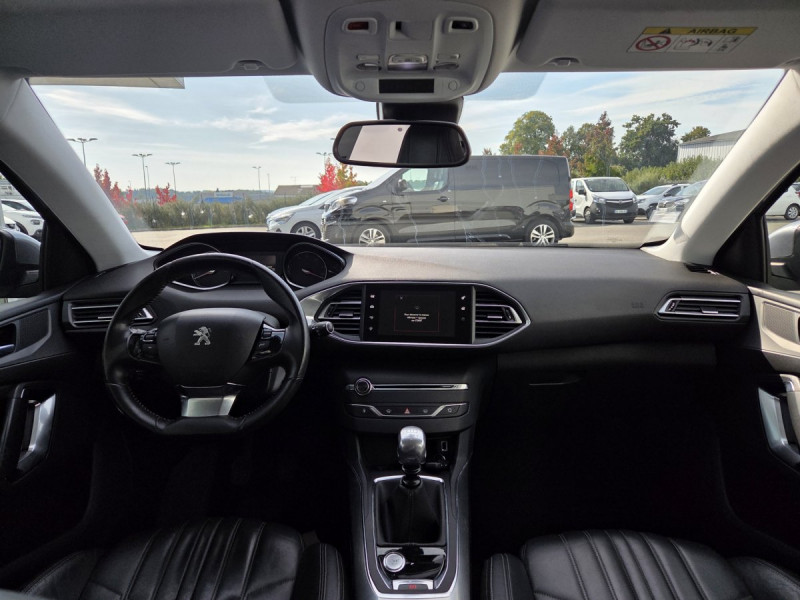 Photo 8 de l'offre de PEUGEOT 308 (2) 1.6 E-HDI 115 FAP ALLURE à 7490€ chez Carlyss automobiles Vitré
