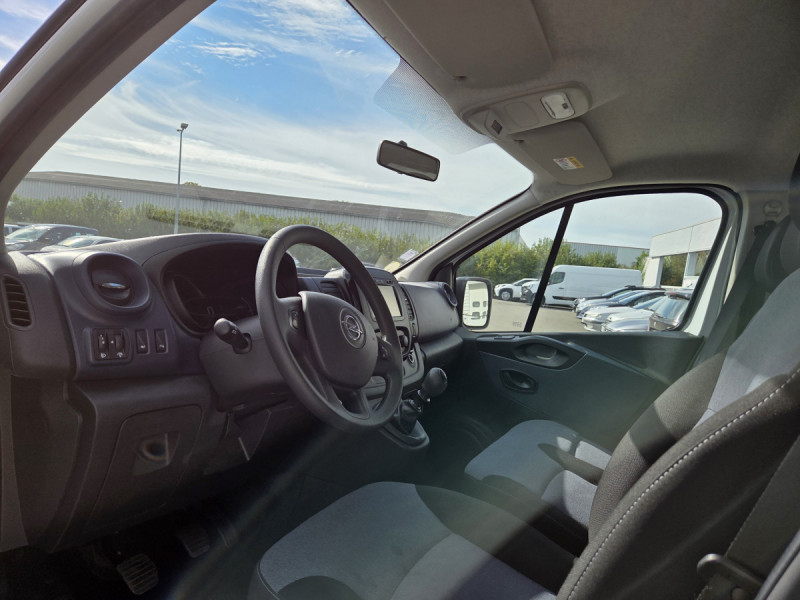 Photo 5 de l'offre de Opel Vivaro (2) 1.6 CDTI 125 ECO S/S 2.9 L2H1 COMBI + à 24990€ chez Carlyss automobiles Vitré