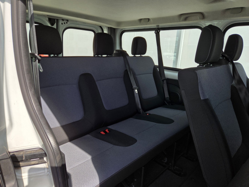 Photo 8 de l'offre de Opel Vivaro (2) 1.6 CDTI 125 ECO S/S 2.9 L2H1 COMBI + à 24990€ chez Carlyss automobiles Vitré