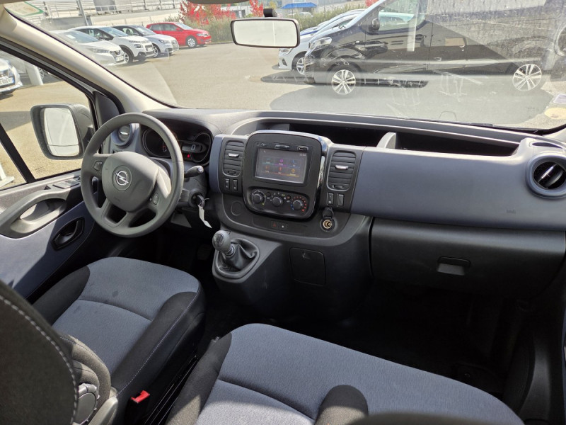 Photo 9 de l'offre de Opel Vivaro (2) 1.6 CDTI 125 ECO S/S 2.9 L2H1 COMBI + à 24990€ chez Carlyss automobiles Vitré