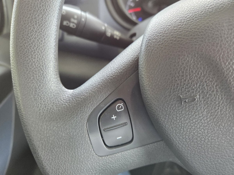 Photo 14 de l'offre de Opel Vivaro (2) 1.6 CDTI 125 ECO S/S 2.9 L2H1 COMBI + à 24990€ chez Carlyss automobiles Vitré