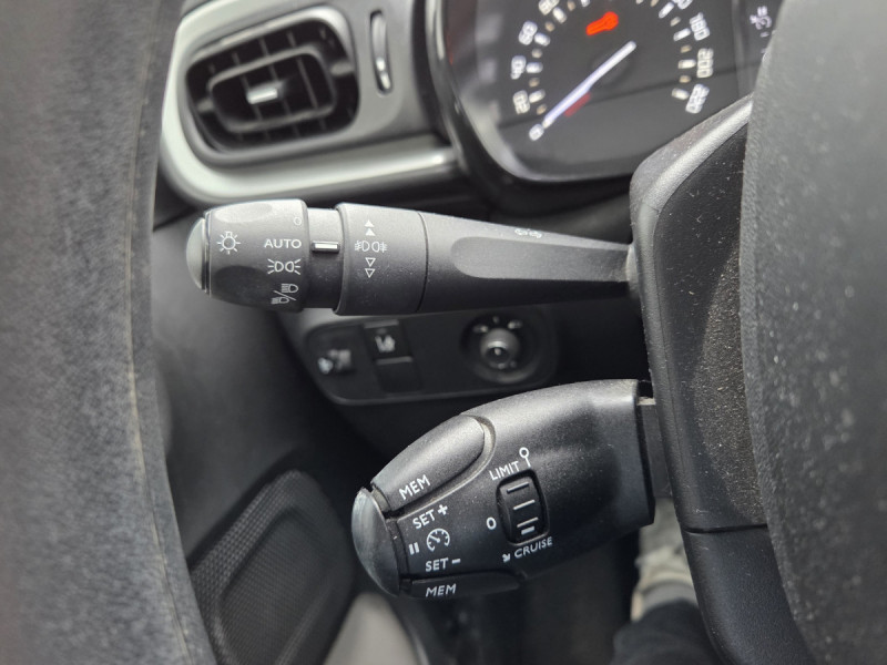 Photo 16 de l'offre de CITROEN C3 (3) BlueHDi 100 S&S BVM Feel Business à 10490€ chez Carlyss automobiles Vitré