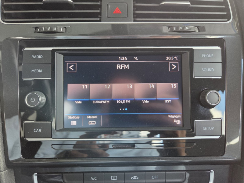 Photo 13 de l'offre de VOLKSWAGEN Golf (7) 1.6 TDI 115 BVM5 Trendline à 17490€ chez Carlyss automobiles Vitré