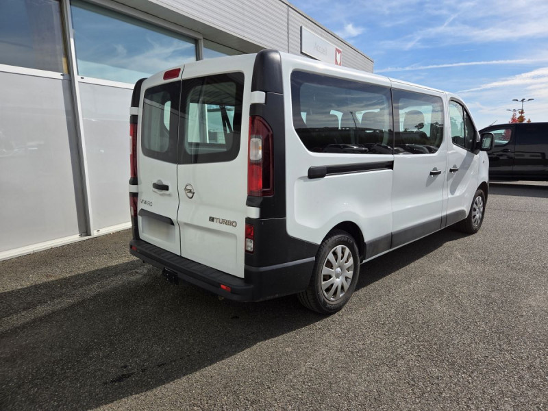 Photo 2 de l'offre de Opel Vivaro (2) 1.6 CDTI 125 ECO S/S 2.9 L2H1 COMBI + à 24990€ chez Carlyss automobiles Vitré