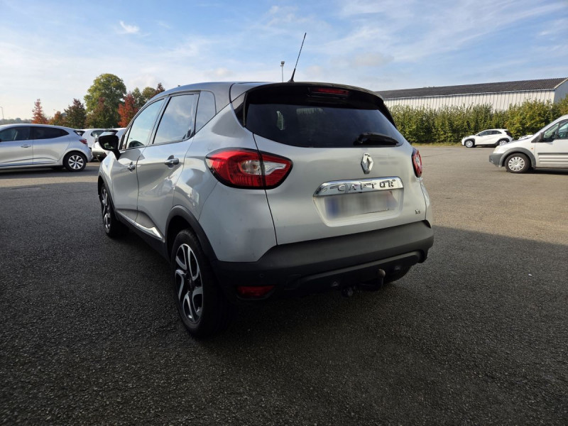 Photo 4 de l'offre de RENAULT Captur Intens Energy TCe 90 eco2 E6 à 9990€ chez Carlyss automobiles Vitré