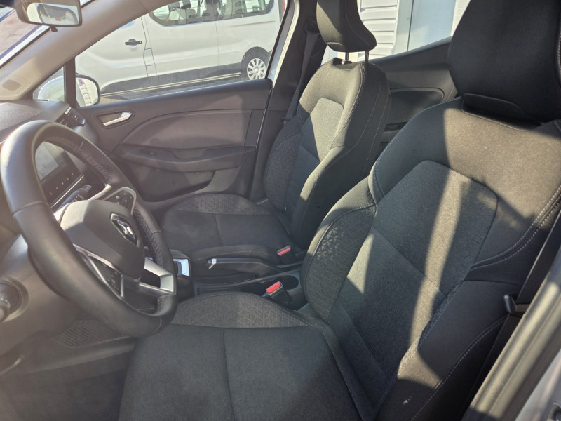 Photo 7 de l'offre de RENAULT Clio (5) Business TCe 90 X-Tronic -21N à 13790€ chez Carlyss automobiles Vitré