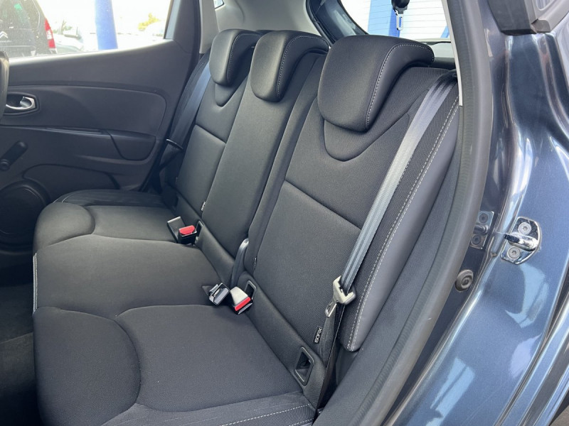 Photo 7 de l'offre de RENAULT Clio (4) Limited 1.2 16V 75 à 9490€ chez Carlyss automobiles Vitré