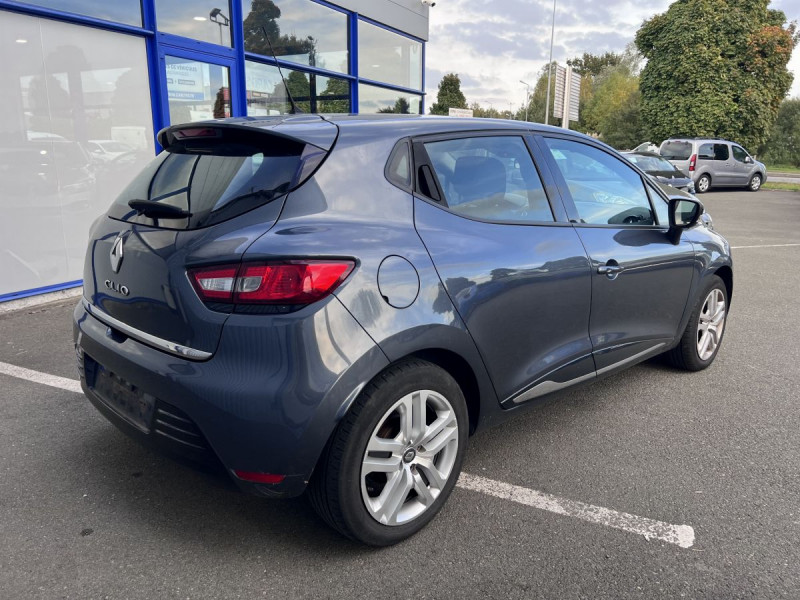 Photo 5 de l'offre de RENAULT Clio (4) Limited 1.2 16V 75 à 9490€ chez Carlyss automobiles Vitré