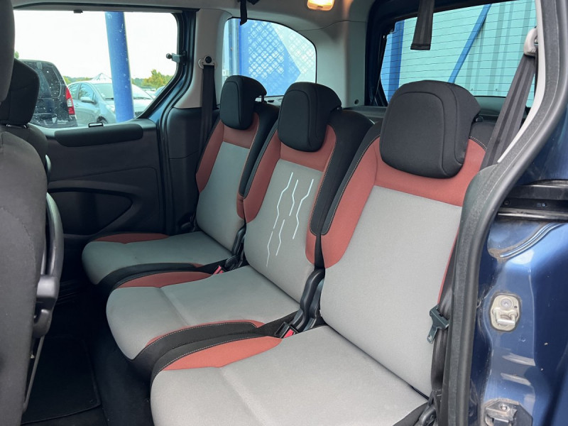 Photo 6 de l'offre de Peugeot Partner Tepee (2) 1.6 BlueHDi 100 S&S EGT6 Active à 12490€ chez Carlyss automobiles Vitré