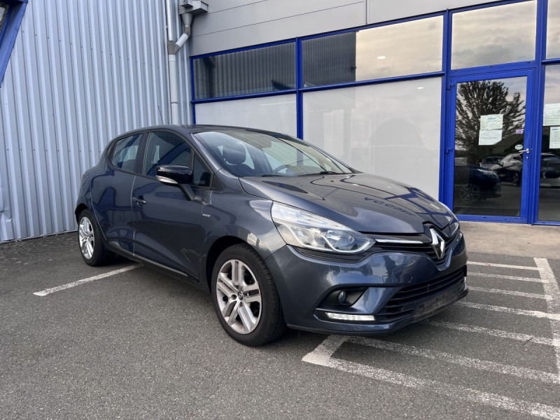 Photo 1 de l'offre de RENAULT Clio (4) Limited 1.2 16V 75 à 9490€ chez Carlyss automobiles Vitré
