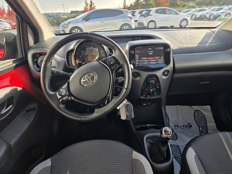 Photo 6 de l'offre de Toyota Aygo (2) 1.0 VVT-i x play à 10490€ chez Carlyss automobiles Vitré