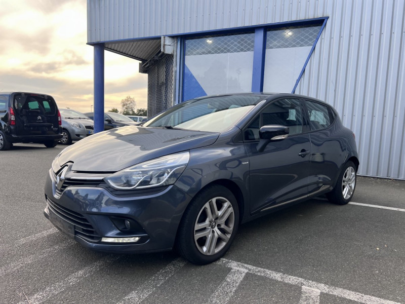 Photo 2 de l'offre de RENAULT Clio (4) Limited 1.2 16V 75 à 9490€ chez Carlyss automobiles Vitré