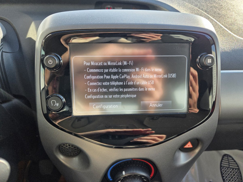 Photo 12 de l'offre de Toyota Aygo (2) 1.0 VVT-i x play à 10490€ chez Carlyss automobiles Vitré