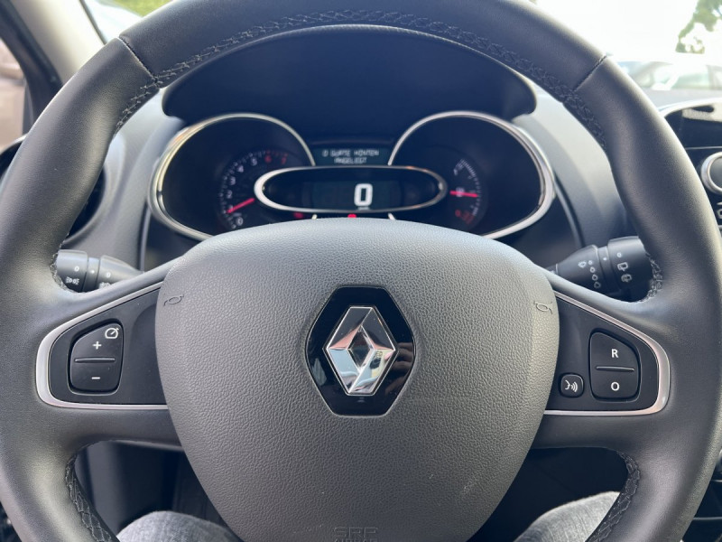 Photo 8 de l'offre de RENAULT Clio (4) Limited 1.2 16V 75 à 9490€ chez Carlyss automobiles Vitré