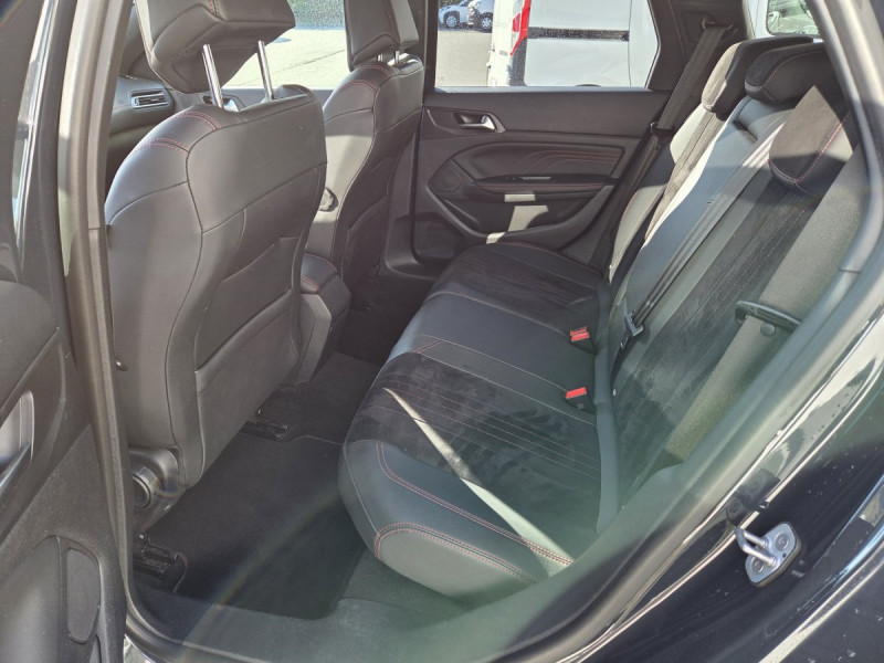 Photo 10 de l'offre de PEUGEOT 308 SW (2) BlueHDi 180 S&S EAT8 GT à 16490€ chez Carlyss automobiles Vitré