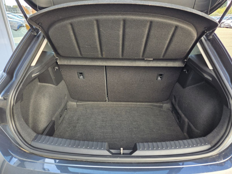 Photo 21 de l'offre de Seat Leon (4) 2.0 TDI 150 DSG S&S Style Business à 18990€ chez Carlyss automobiles Vitré