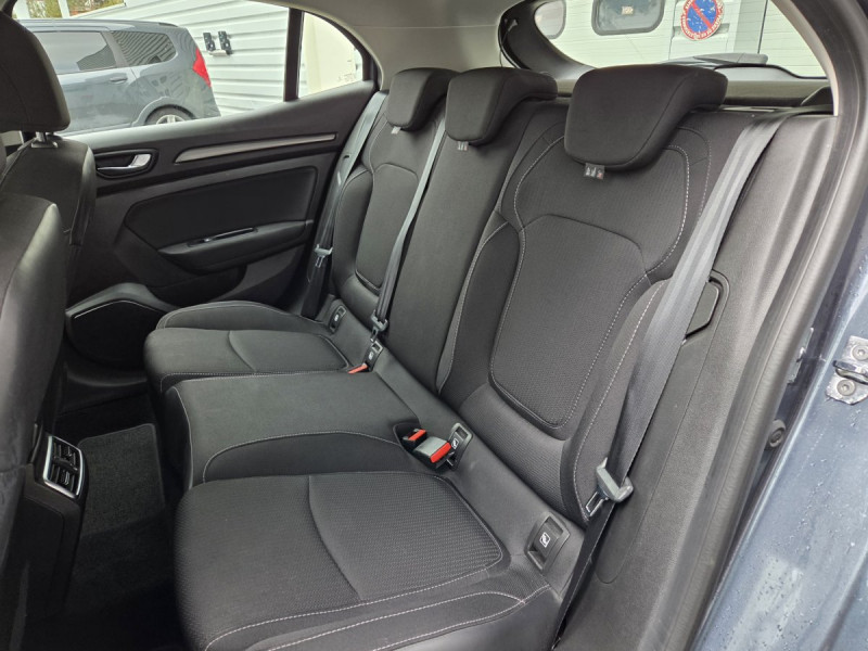 Photo 7 de l'offre de Renault Mégane Berline (4) Business TCe 115 FAP -21N à 15990€ chez Carlyss automobiles Vitré