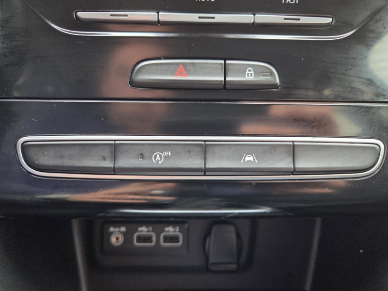 Photo 15 de l'offre de Renault Mégane Berline (4) Business TCe 115 FAP -21N à 15990€ chez Carlyss automobiles Vitré