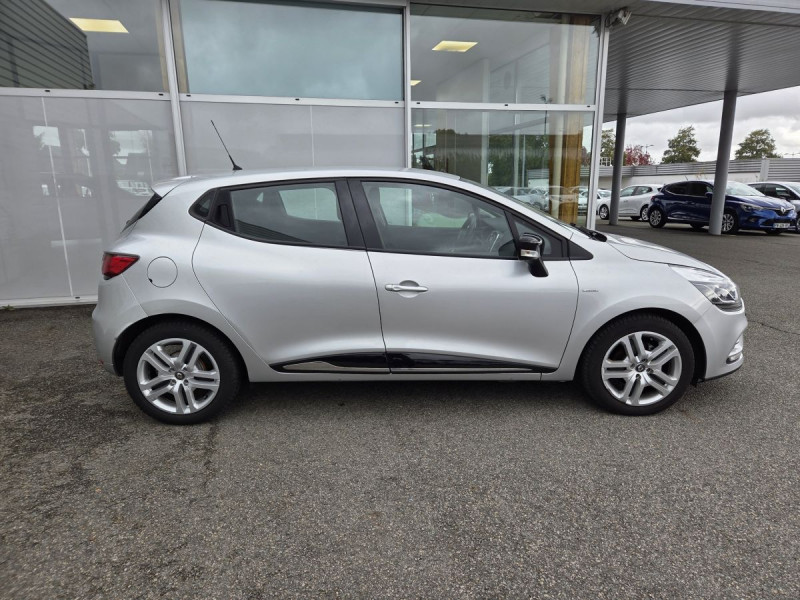 Photo 3 de l'offre de RENAULT Clio (4) Limited dCi 90 à 12990€ chez Carlyss automobiles Vitré