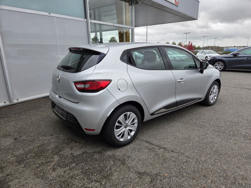 Photo 3 de l'offre de RENAULT Clio (4) Limited dCi 90 - 18 à 11990€ chez Carlyss automobiles Vitré