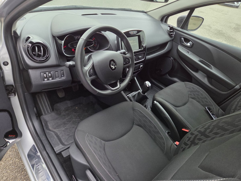 Photo 6 de l'offre de RENAULT Clio (4) Limited dCi 90 - 18 à 11990€ chez Carlyss automobiles Vitré
