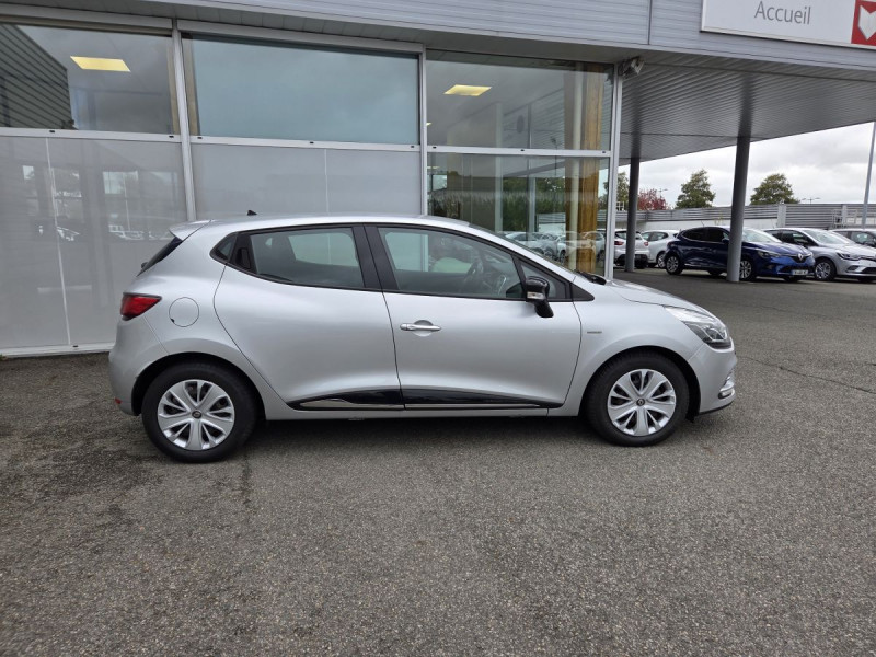 Photo 2 de l'offre de RENAULT Clio (4) Limited dCi 90 - 18 à 11990€ chez Carlyss automobiles Vitré