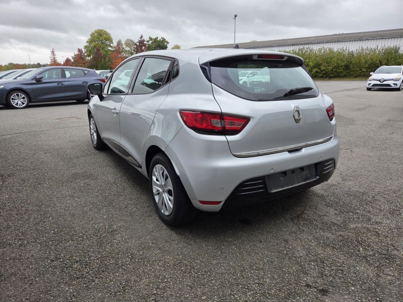Photo 4 de l'offre de RENAULT Clio (4) Limited dCi 90 - 18 à 11990€ chez Carlyss automobiles Vitré