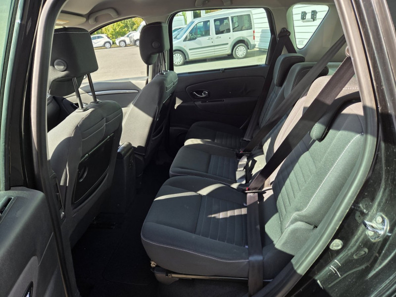 Photo 8 de l'offre de RENAULT Scénic (3) Limited Energy dCi 110 à 9990€ chez Carlyss automobiles Vitré