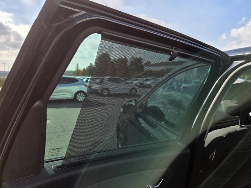 Photo 9 de l'offre de RENAULT Scénic (3) Limited Energy dCi 110 à 9990€ chez Carlyss automobiles Vitré