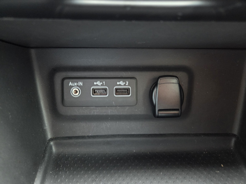 Photo 15 de l'offre de Renault Mégane Berline (4) Business TCe 115 FAP -21N à 15990€ chez Carlyss automobiles Vitré