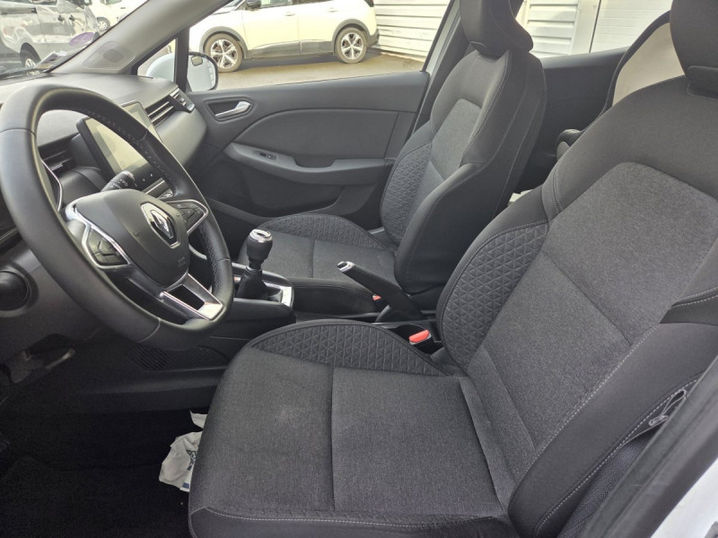 Photo 6 de l'offre de RENAULT Clio (5) Business TCe 100 - 20 à 11990€ chez Carlyss automobiles Vitré