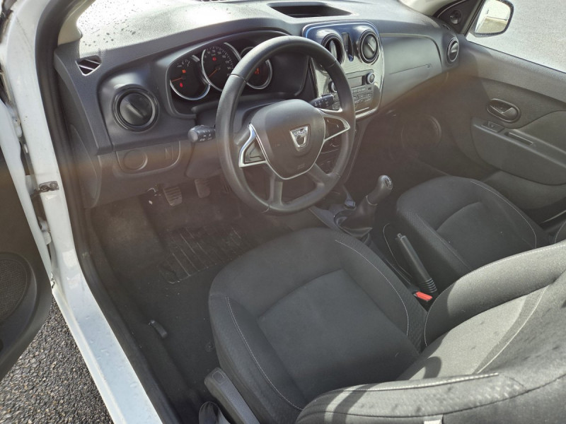 Photo 9 de l'offre de Dacia Sandero (3) Essentiel SCe 65 à 8490€ chez Carlyss automobiles Vitré