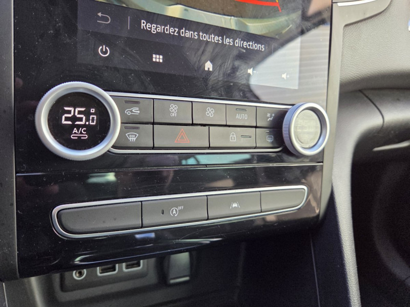 Photo 13 de l'offre de Renault Mégane Berline (4) techno Blue dCi 115 EDC à 17490€ chez Carlyss automobiles Vitré