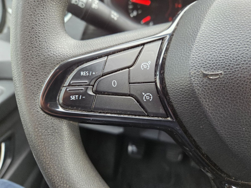 Photo 14 de l'offre de Renault Trafic (3) 17075 euros HT FG GCF L1H1 2T8 Blue dCi 130 à 20490€ chez Carlyss automobiles Vitré