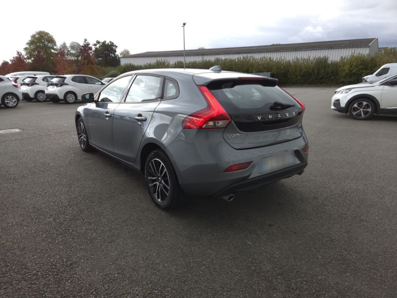 Photo 4 de l'offre de Volvo V40 (2) D2 AdBlue 120 Geartronic 6 Momentum à 17490€ chez Carlyss automobiles Vitré