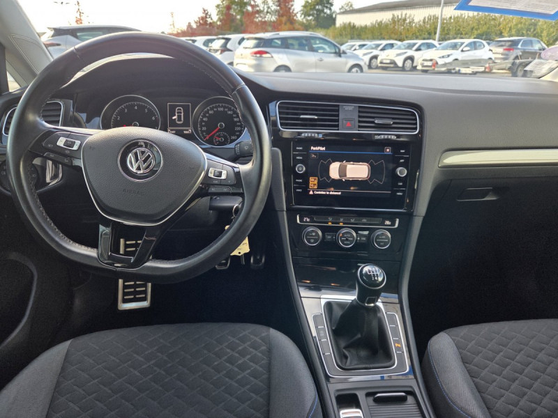 Photo 7 de l'offre de VOLKSWAGEN Golf (7) 1.5 TSI EVO 130 BVM6 Confortline à 17990€ chez Carlyss automobiles Vitré
