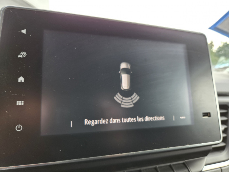 Photo 7 de l'offre de Renault Trafic (3) 17075 euros HT FG GCF L1H1 2T8 Blue dCi 130 à 20490€ chez Carlyss automobiles Vitré