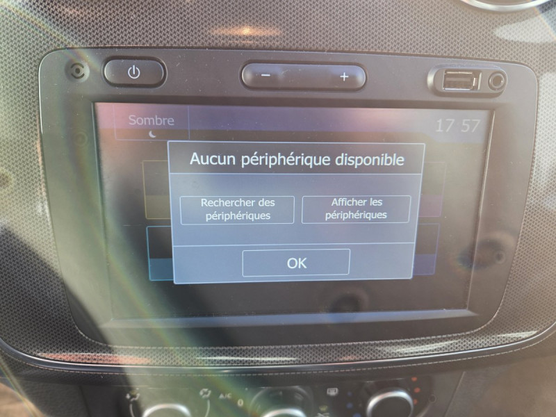 Photo 10 de l'offre de Dacia Sandero (2) Stepway Blue dCi 95 -20 à 13490€ chez Carlyss automobiles Vitré