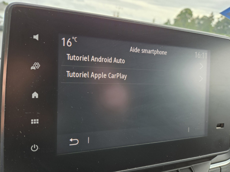 Photo 13 de l'offre de Renault Trafic (3) 17075 euros HT FG GCF L1H1 2T8 Blue dCi 130 à 20490€ chez Carlyss automobiles Vitré