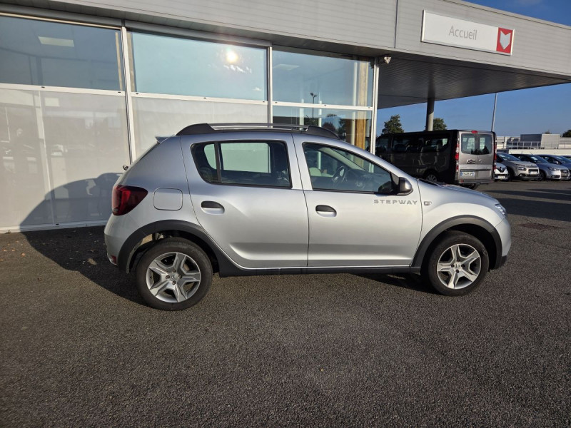 Photo 2 de l'offre de Dacia Sandero (2) Stepway Blue dCi 95 -20 à 13490€ chez Carlyss automobiles Vitré