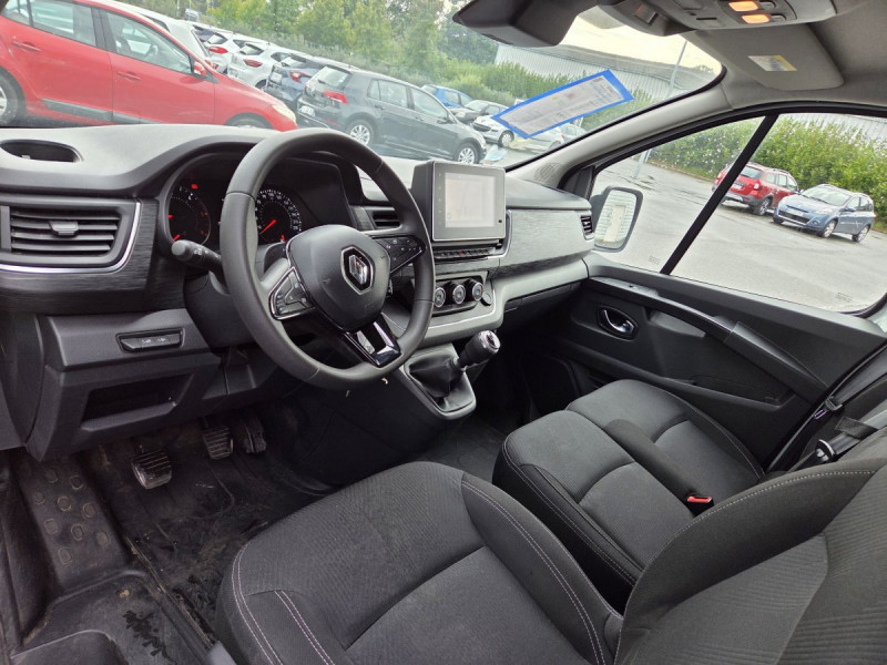 Photo 6 de l'offre de Renault Trafic (3) 17075 euros HT FG GCF L1H1 2T8 Blue dCi 130 à 20490€ chez Carlyss automobiles Vitré