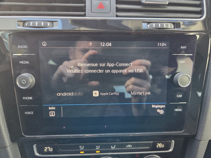 Photo 11 de l'offre de VOLKSWAGEN Golf (7) 1.5 TSI EVO 130 BVM6 Confortline à 17990€ chez Carlyss automobiles Vitré