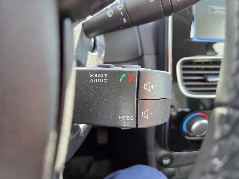 Photo 15 de l'offre de Renault Clio Estate (4) Business dCi 90 à 11990€ chez Carlyss automobiles Vitré