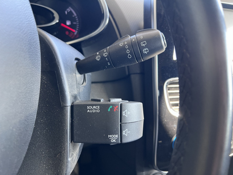 Photo 13 de l'offre de Renault Clio Estate (4) Business dCi 90 à 10990€ chez Carlyss automobiles Vitré