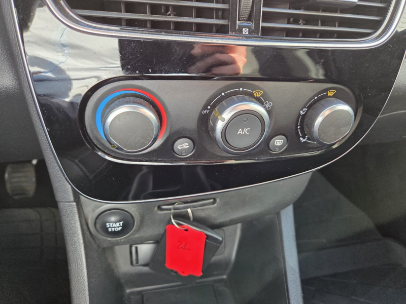 Photo 8 de l'offre de Renault Clio Estate (4) Business dCi 90 à 10990€ chez Carlyss automobiles Vitré