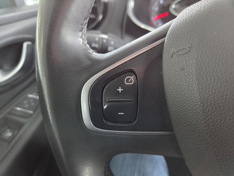 Photo 18 de l'offre de Renault Clio Estate (4) Business dCi 90 à 10990€ chez Carlyss automobiles Vitré